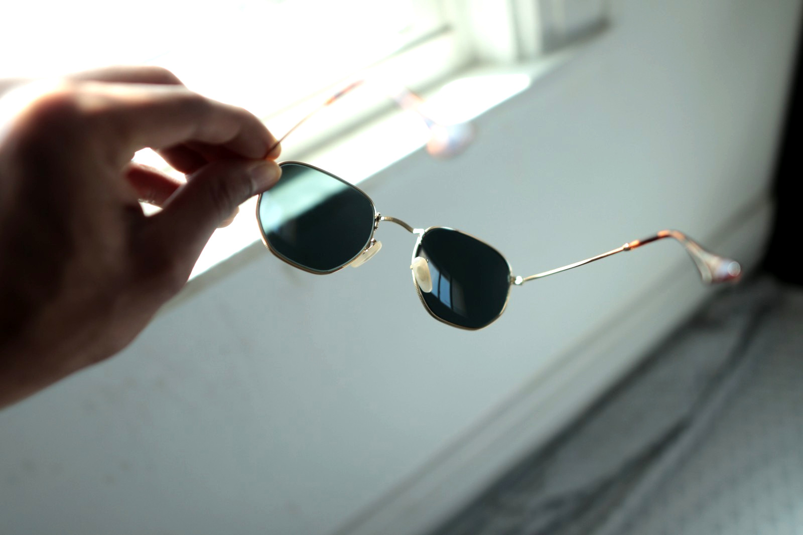 Ray-Ban Hexagonal Flat Lens Sunglasses Gold 51-21 | New with Case | Fast Ship