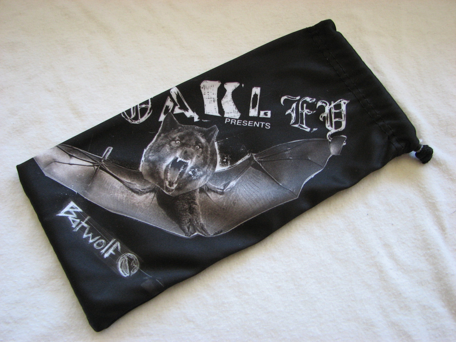 OAKLEY BATWOLF EDITION MICRO FIBER SOFT CLOTH SUNGLASSES BAG CASE LARGE NEW