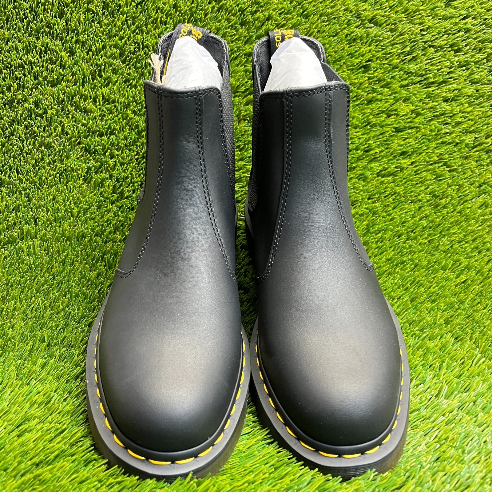Dr. Martens 2976 SR Mens Size 8 Womens 9 Black Classic Leather Chelsea Boots