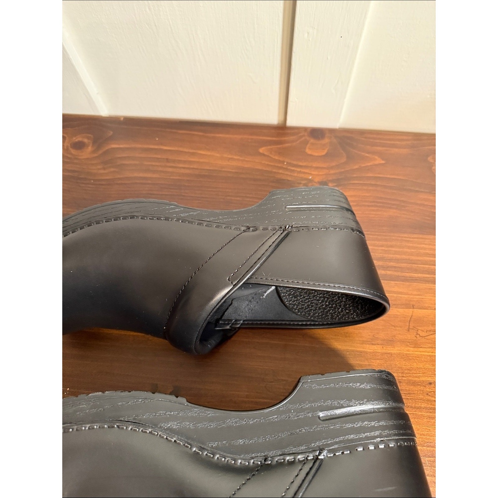 Dansko Professional Black Leather Clogs Men’s EU 45 Slip Resistant Work Shoes