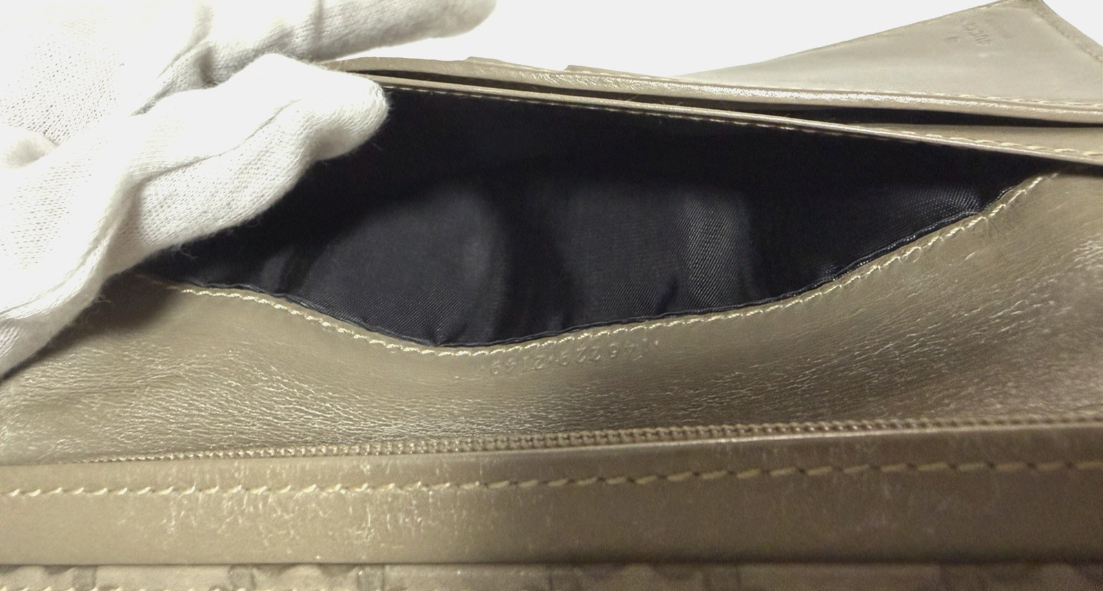 Gucci Guccissima GG Monogram Leather Long Wallet Bi-fold Made in Italy Gray