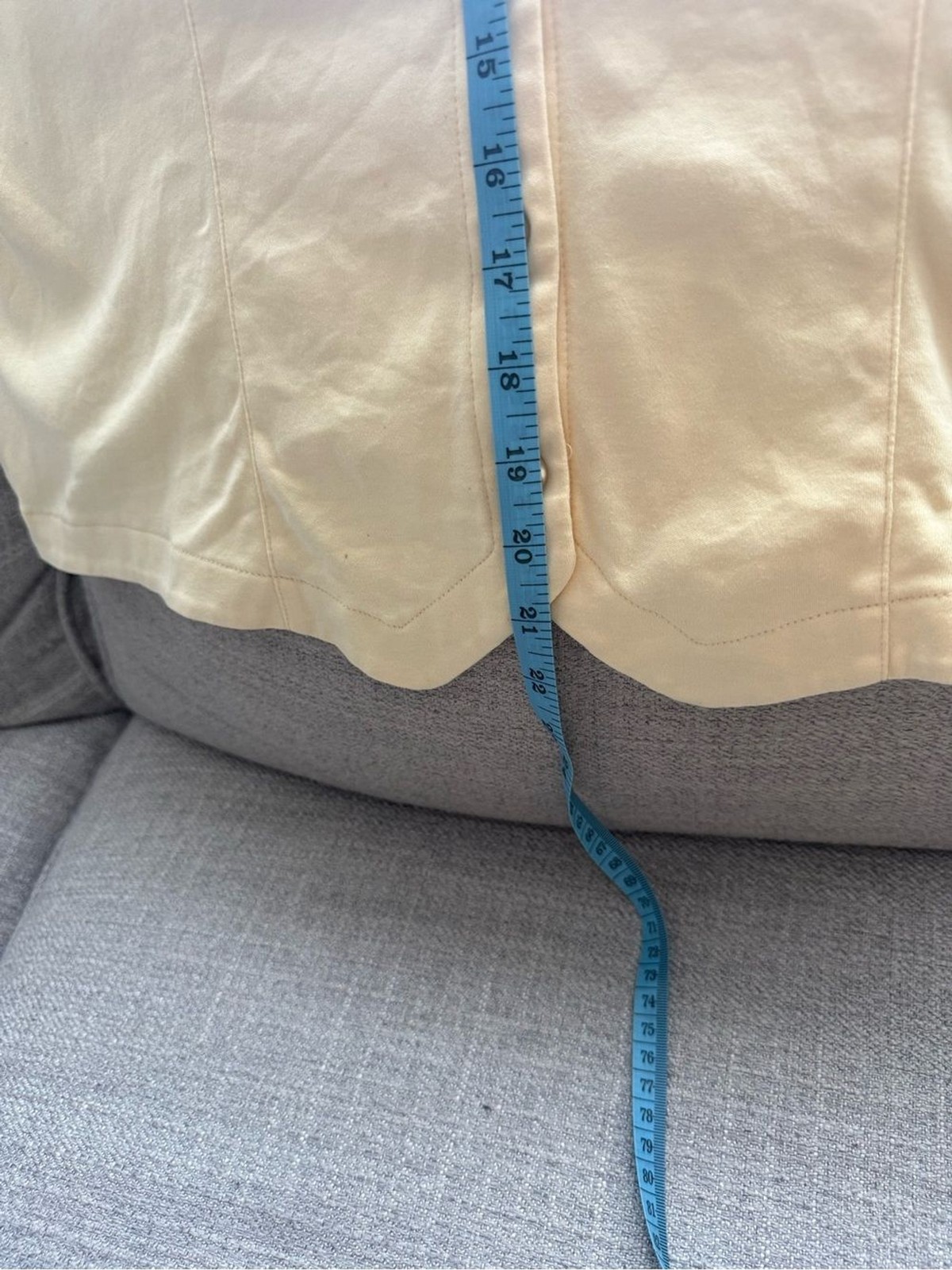 Women’s L.L. Bean Pale Yellow Button-Front V-Neck Top, 100% Cotton, Large, EUC