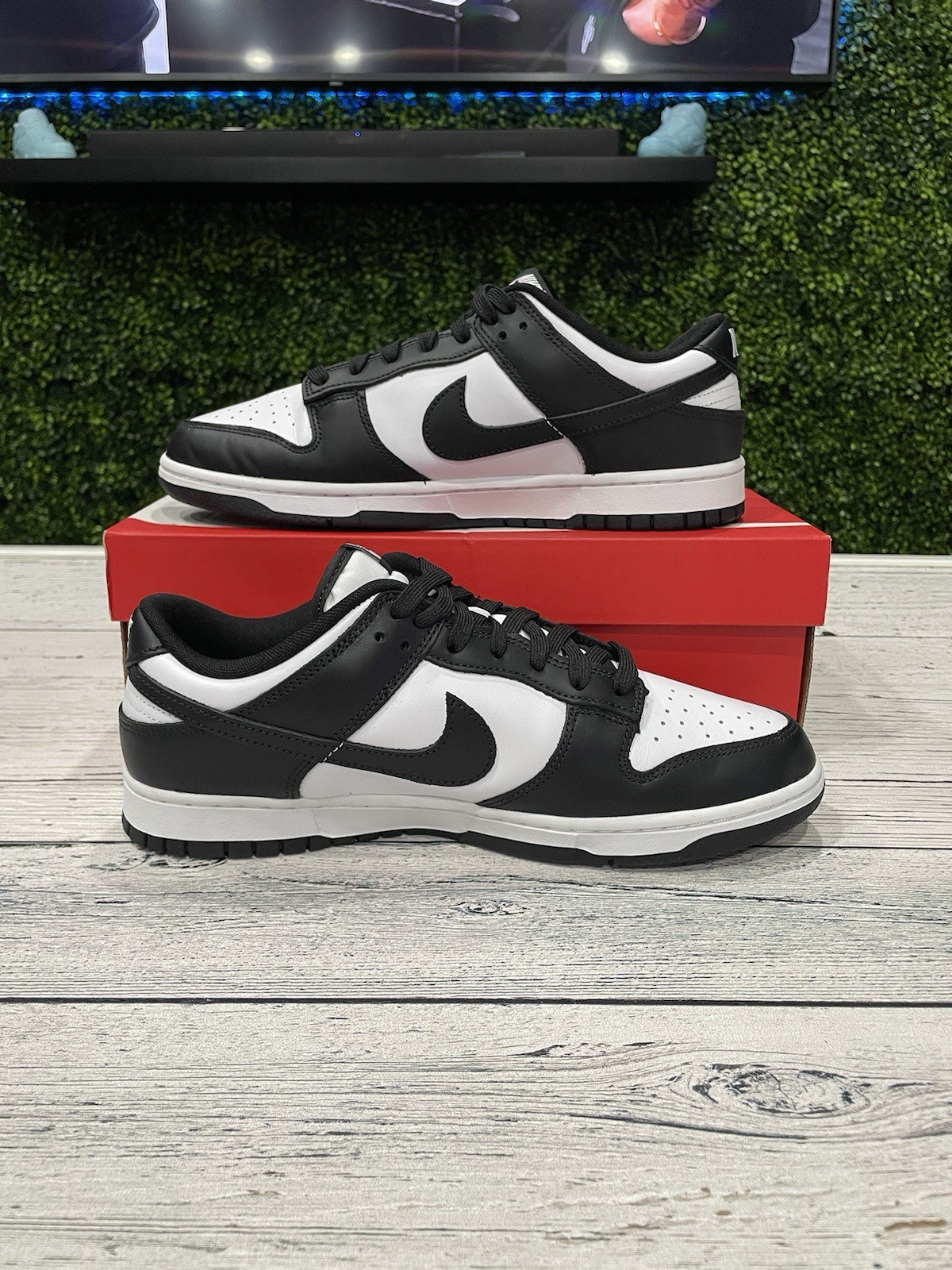 Size: 10.5M – Nike Dunk Low Retro: Panda – PRE-OWNED – DD1391-100
