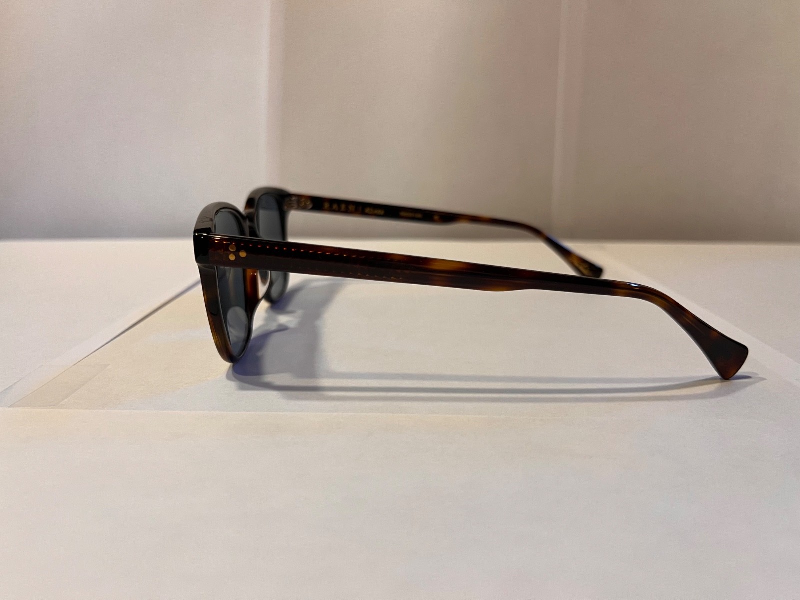 RAEN optics Alvez Sunglasses Kola Tortoise / Pacifica Blue Lens 50mm Size