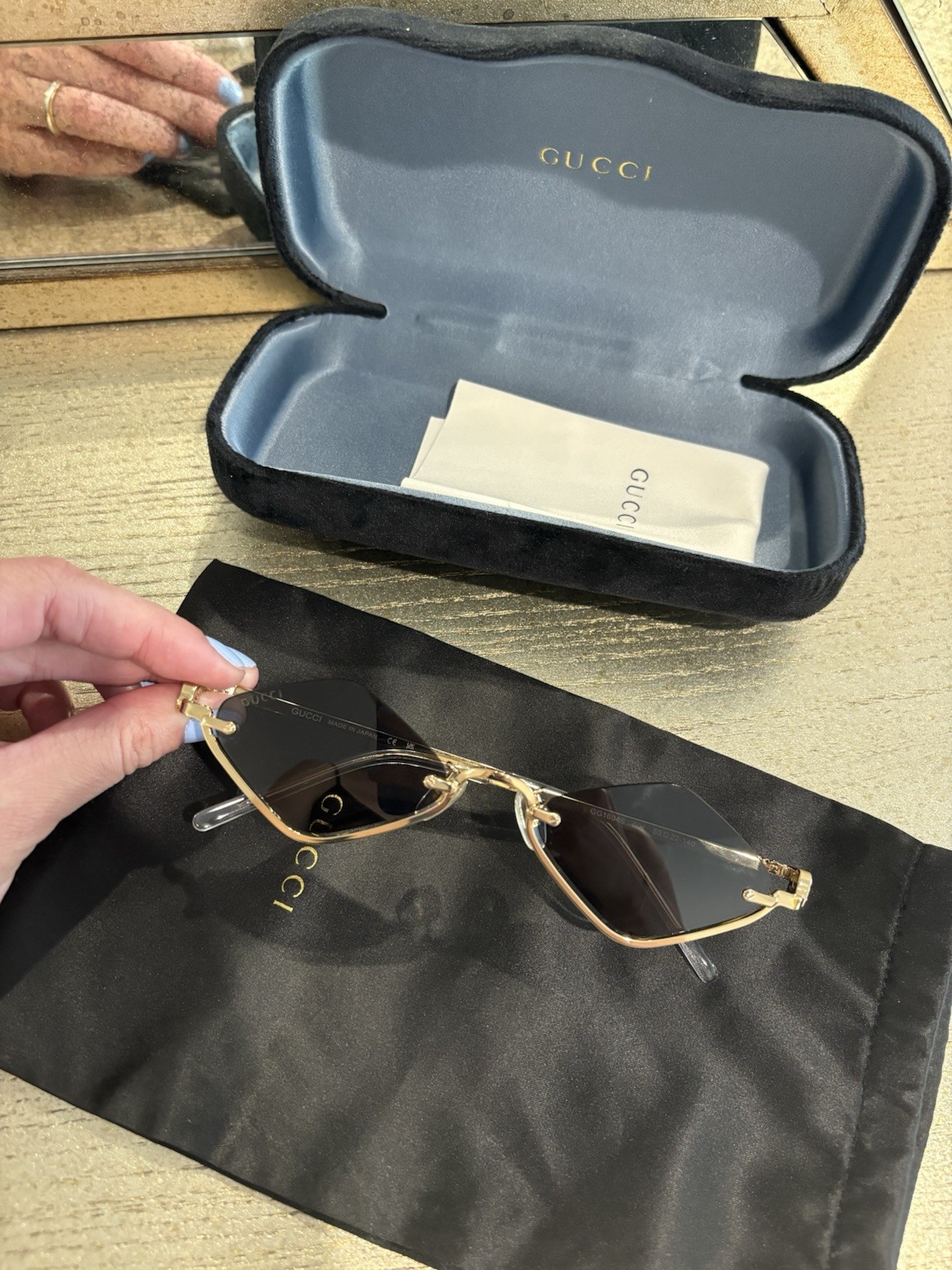 Gucci Eyewear Hexagon Frame Gold Tone Sunglasses Unisex GG Emblem
