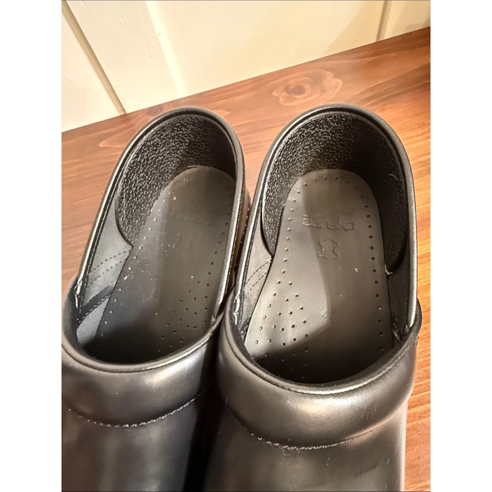 Dansko Professional Black Leather Clogs Men’s EU 45 Slip Resistant Work Shoes