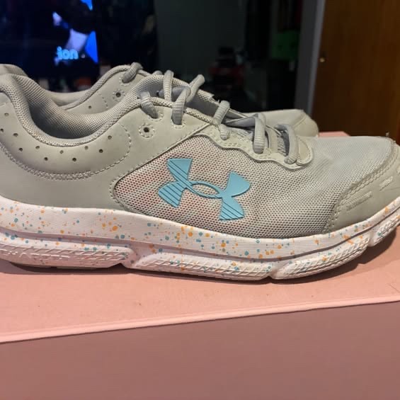 Size 9 – Under Armour Charged Assert 10 Paint Splatter W NO BOX