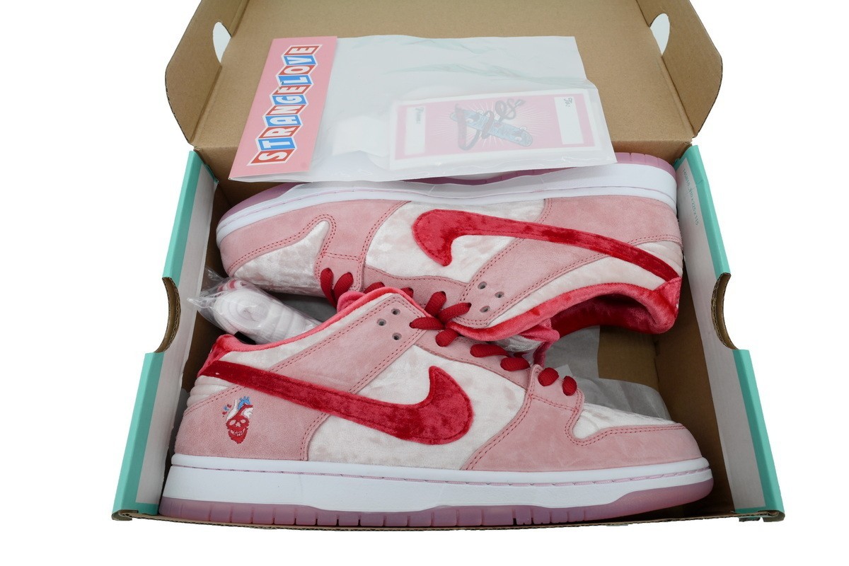 Nike SB Dunk Low ‘Valentine’s Day’ CT2552-800 Men’s Skate Shoes Athletic Shoes