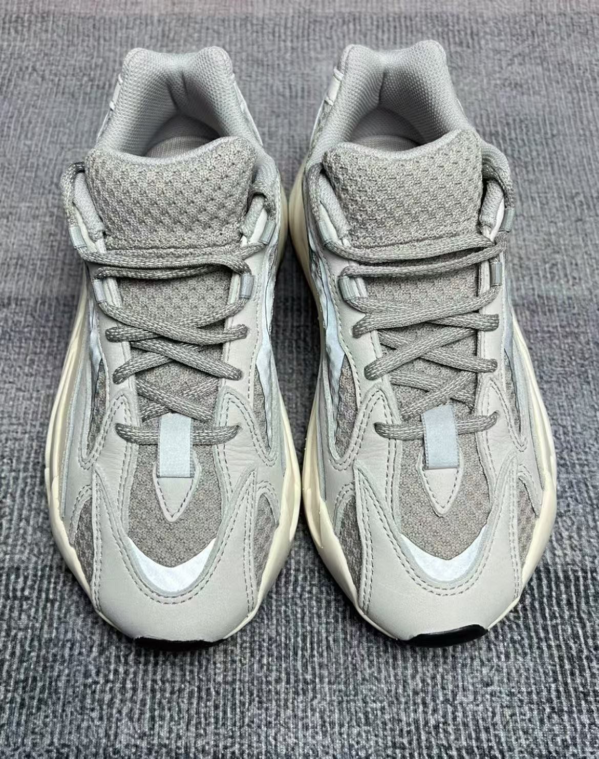 adidas Yeezy Boost 700 V2 Static White Men’s Size EF2829
