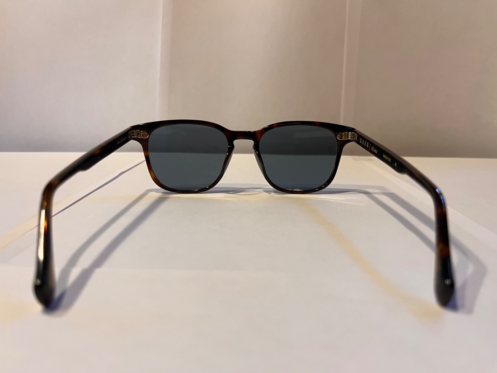 RAEN optics Alvez Sunglasses Kola Tortoise / Pacifica Blue Lens 50mm Size