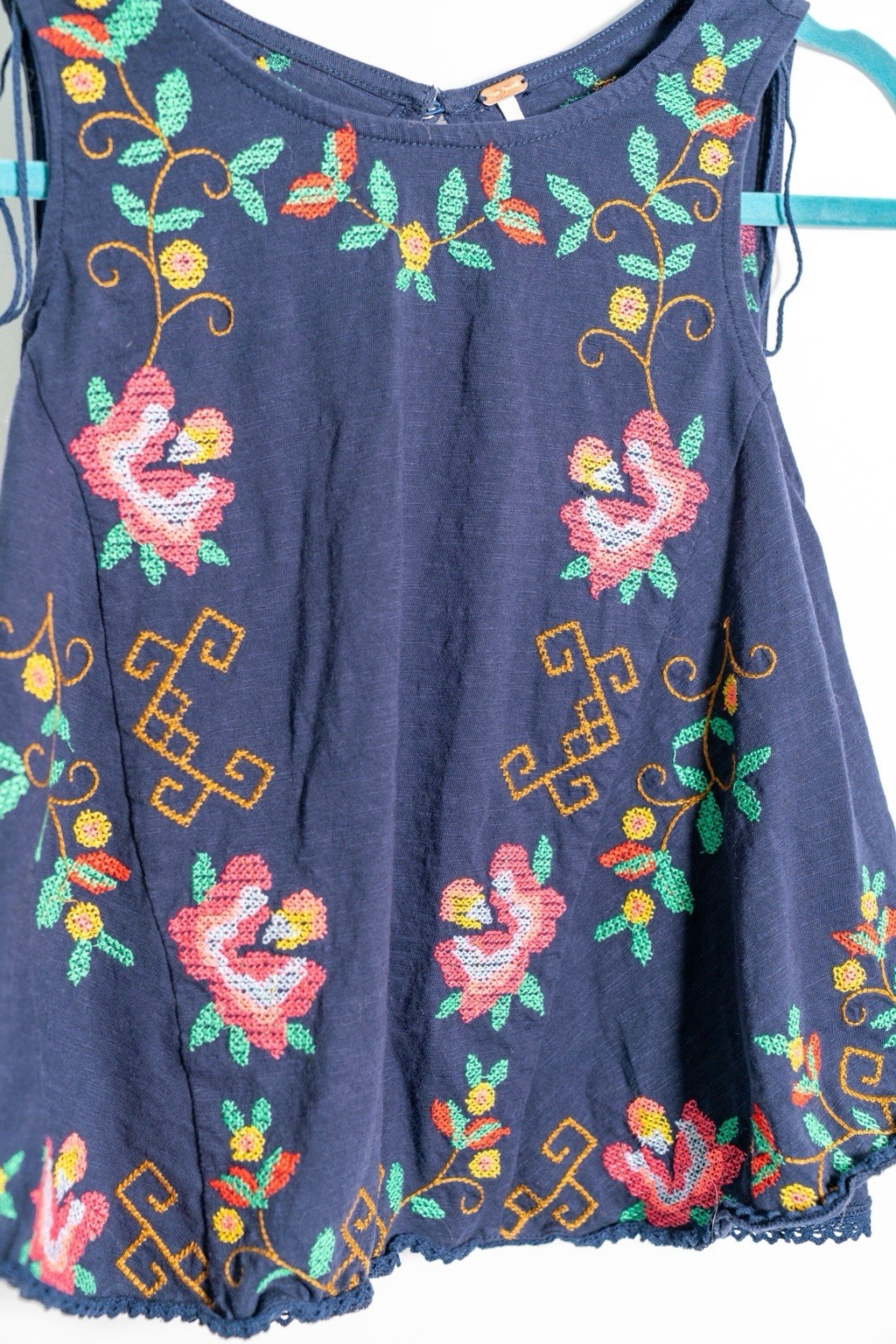 Free People Women’s XS Navy Floral Embroidered Scoop Neck Sleeveless Tank Top