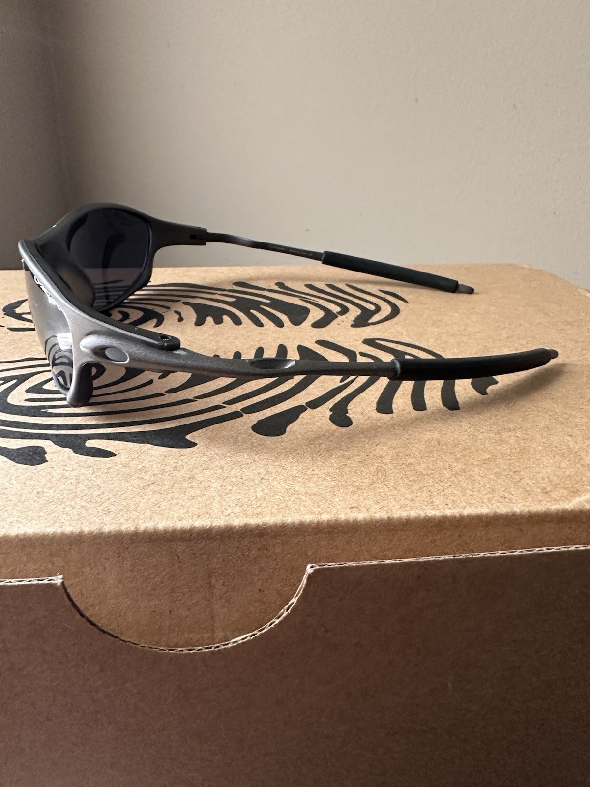 Oakley Juliet 1.0 X-Metal Polarized Sunglasses Gray Frames Black Lens Vintage Y2