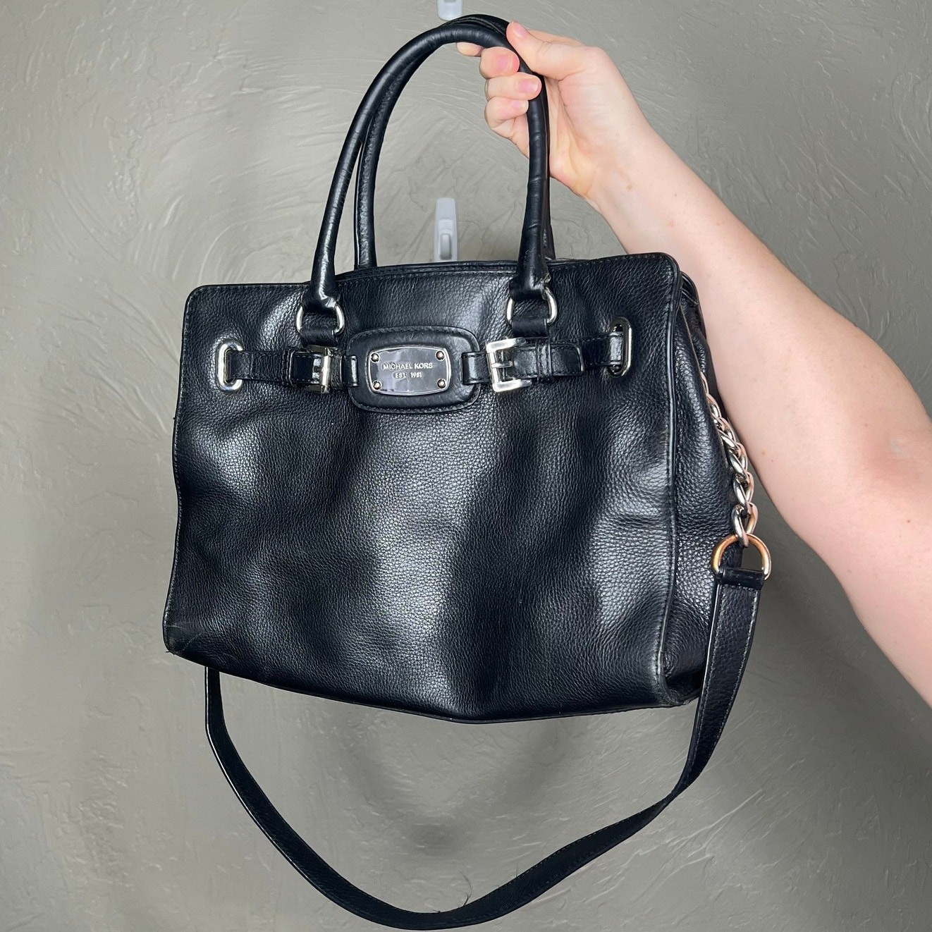 Michael Kors Handbag – Perfect for any occasion!