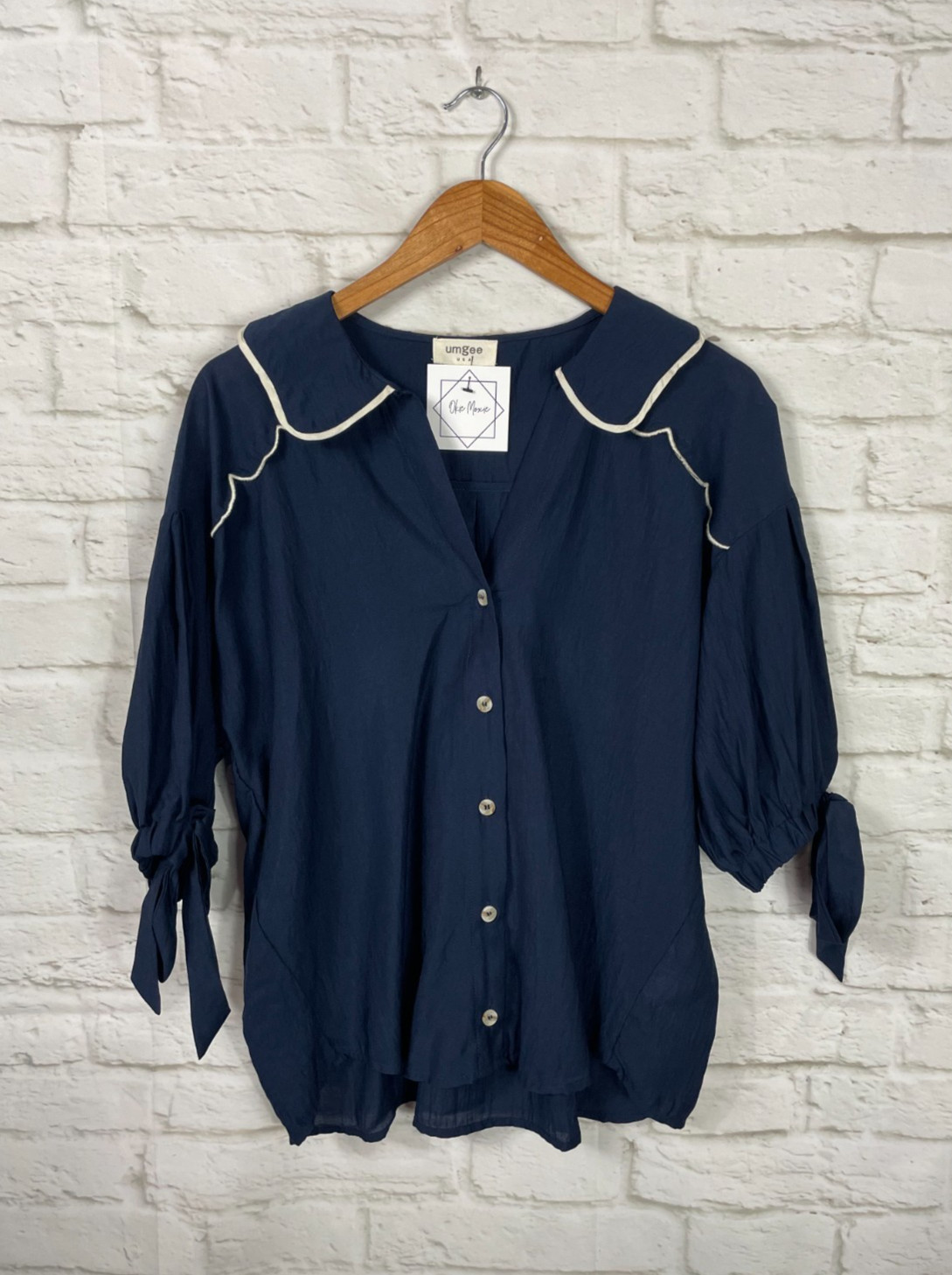 NEW UMGEE Women’s Navy Blue V Neck Button Down Shirt Size XL