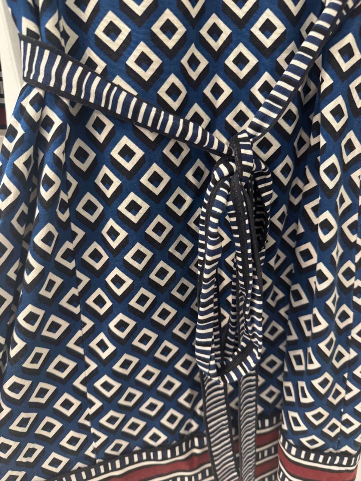 Diane von furstenberg wrap dress, size 2, 100% silk