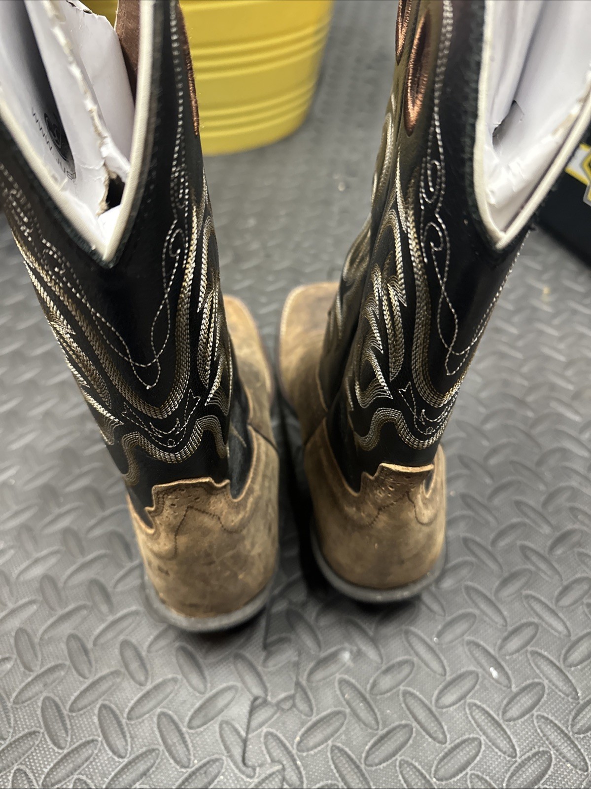 mens justin cowboy boots size 10d