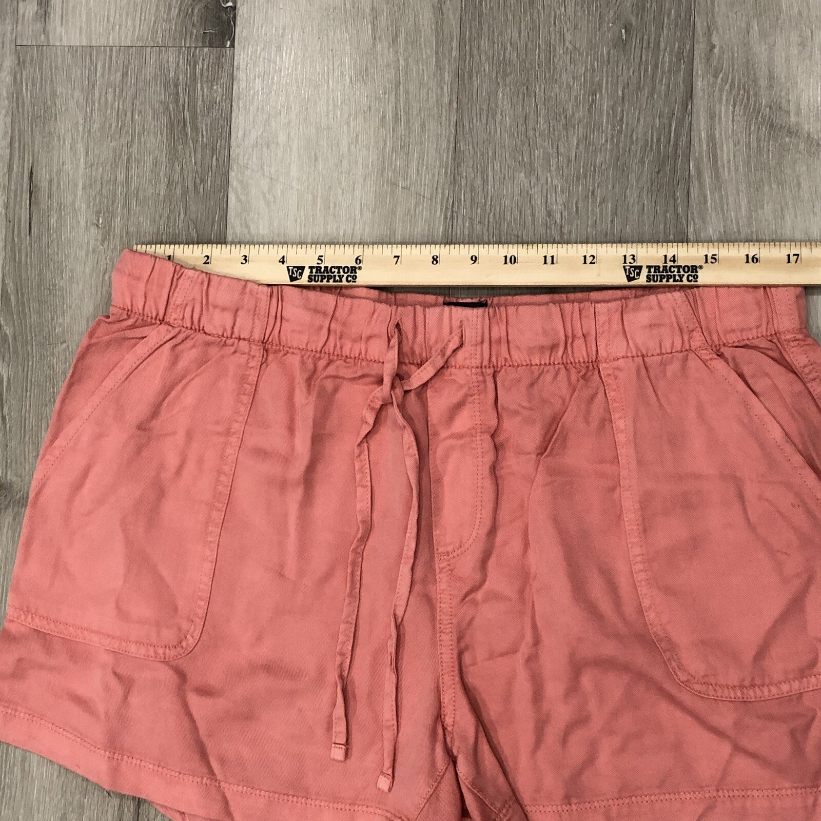 Gap Mid (8.5-10.5 in) Rise Shorts for Women Sz L