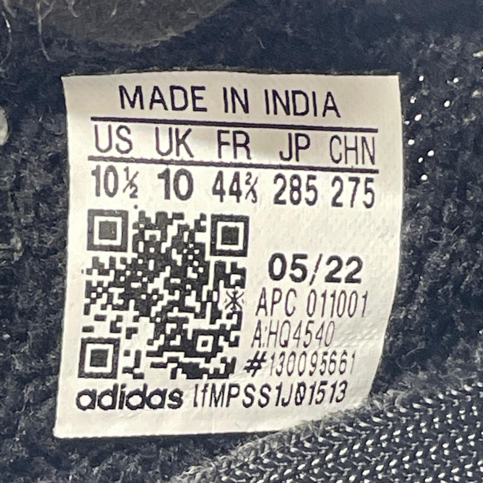 adidas Tag attached. HQ4540 YEEZY Boost 350V2 Low Cutsneakers size285/black