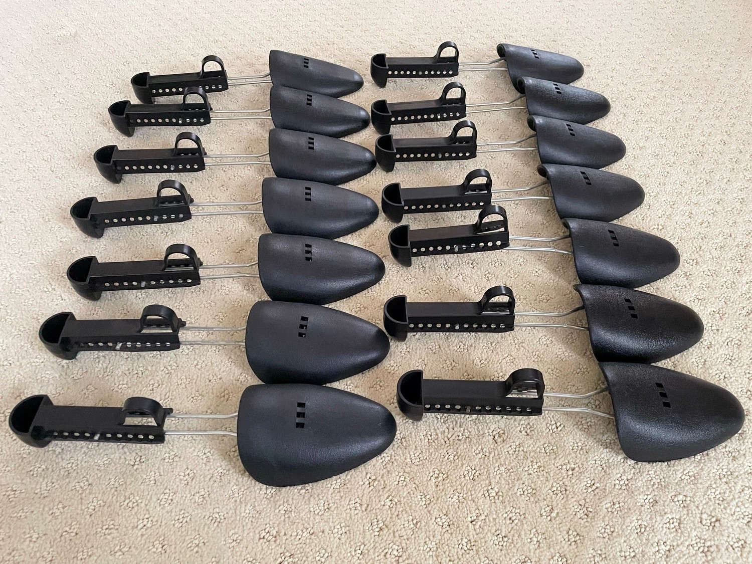 7 Pairs Adjustable Plastic Shoe Trees Boot Shapers Men’s Sizes Black