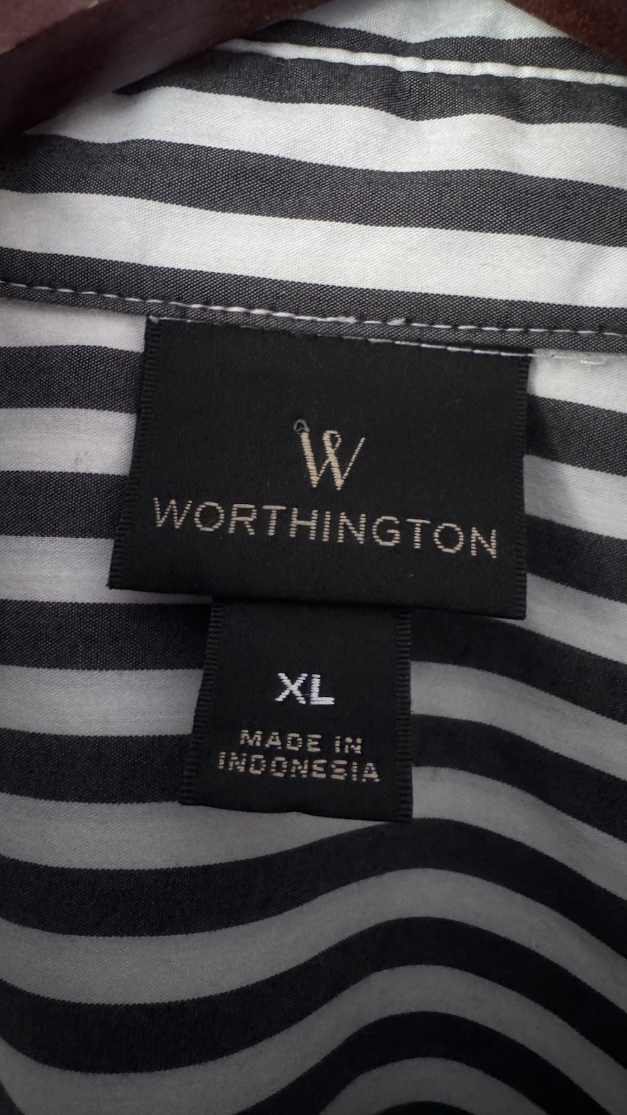 Worthington Women’s XL White Charcoal Striped Button Down Shirt Long Sleeve EUC