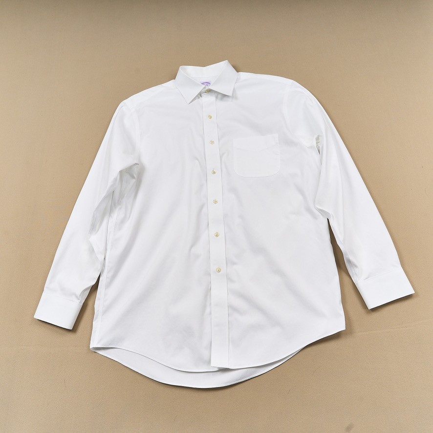 Brooks Brothers White Dress Shirt 15.5 / 34 Classic Fit Non Iron Button Up