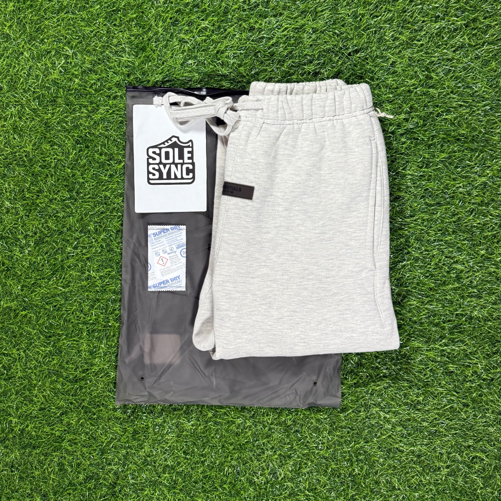 Fear of God Essentials Sweatpants Relaxed SS22 Light Oatmeal – Authentic (XS-XL)