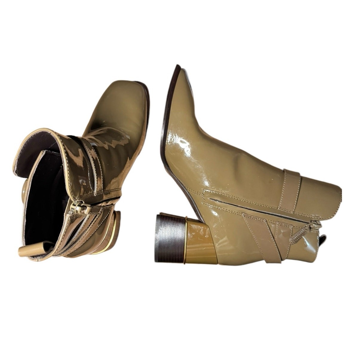 Tory Burch 8 2.5in block heel patent leather Moss Green bootie w/gold accents