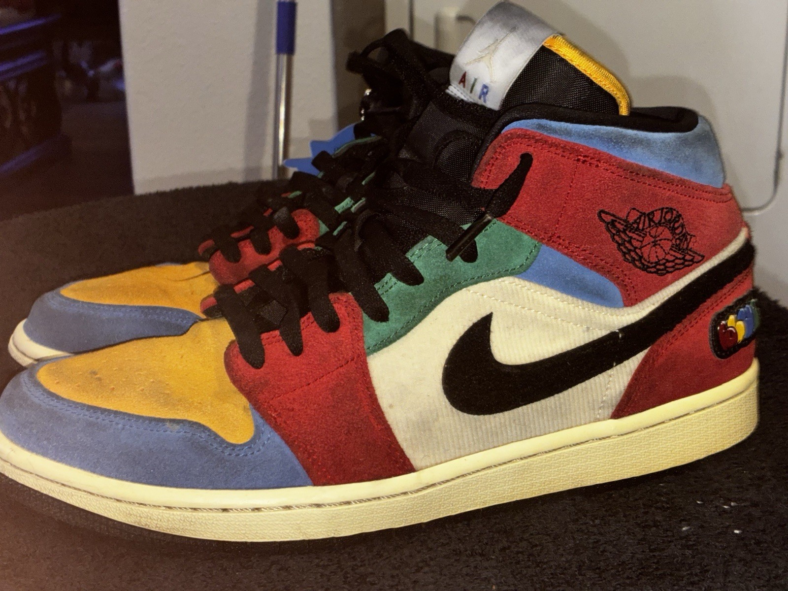 Jordan Air Jordan 1 Mid Men’s Multicolor Colorblock Mid-Top Lace-Up Sneakers