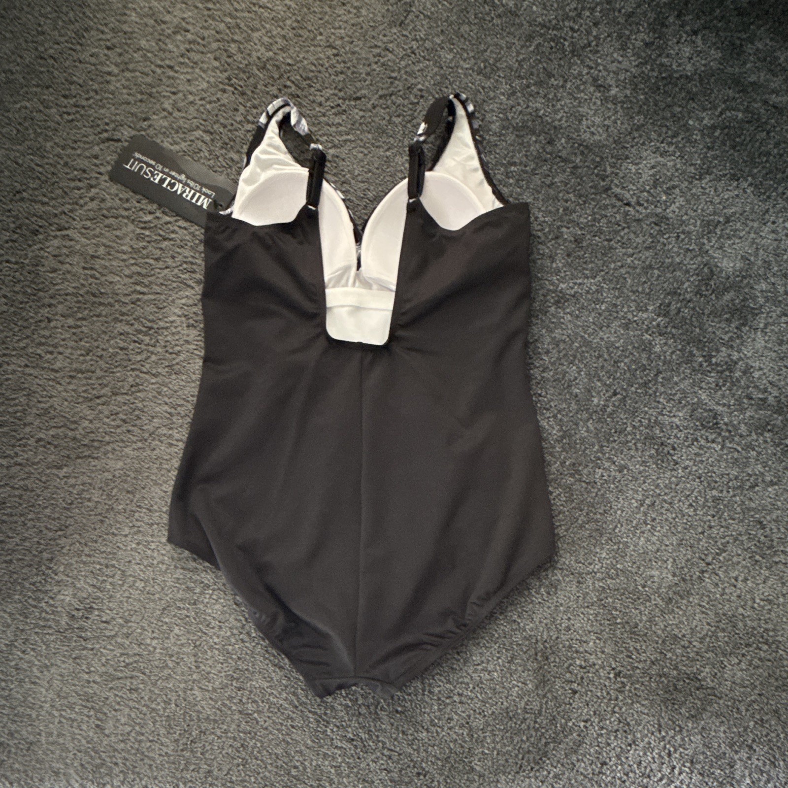 Miraclesuit Slimming Ruched One-Piece Floral Black/White/Gray D Cup Size 12