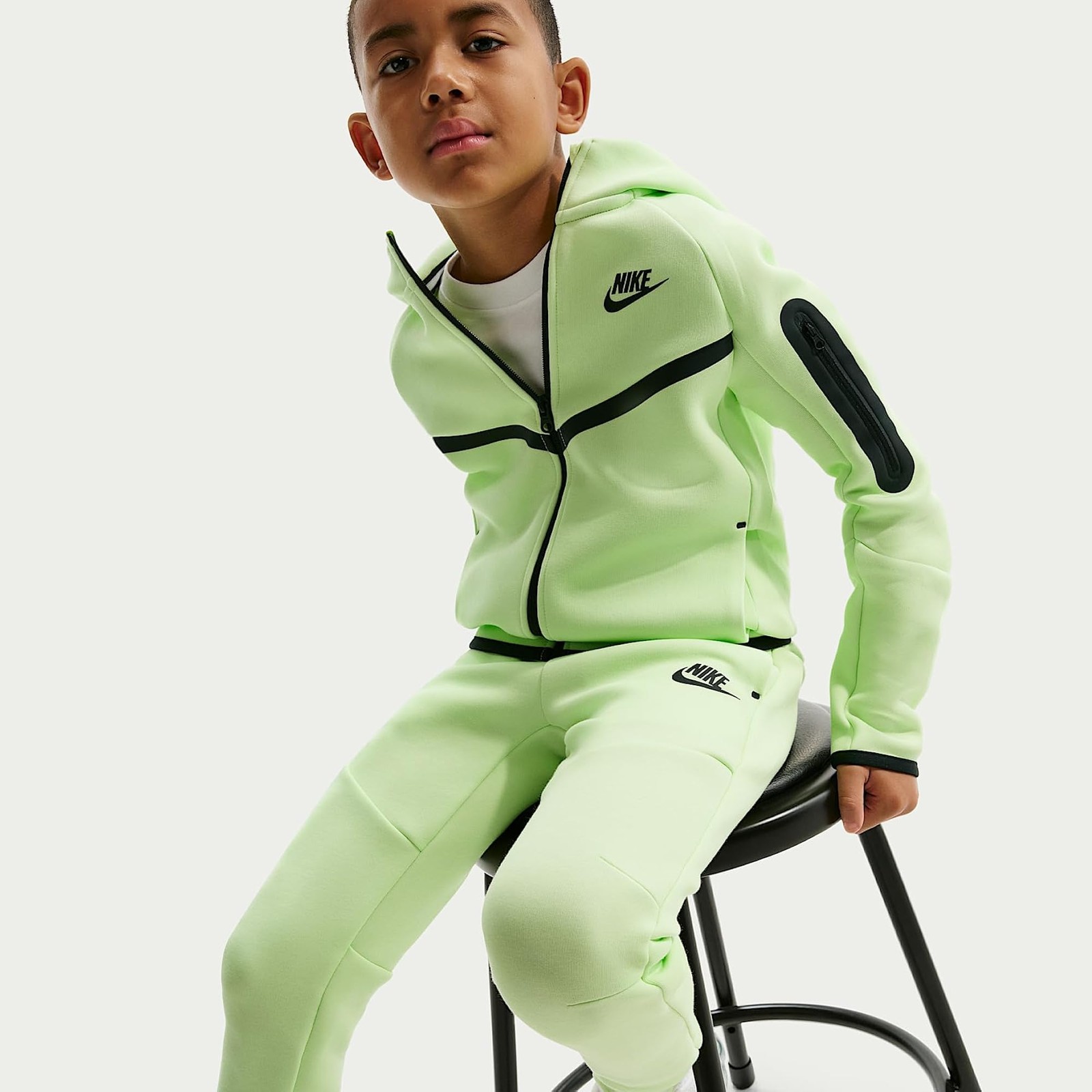 Nike Sportswear Tech Fleece Big Kids’ Joggers (Light Liquid Lime/Black/Black) Si