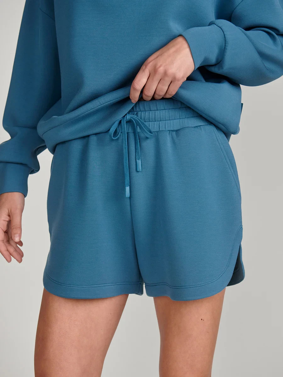 New Varley Coulter High-Rise Short 3.5″ Multiple Colors and Sizes Available