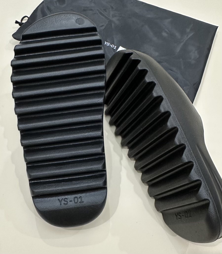Yeezy Slides Black YS-01 Men’s Size 8
