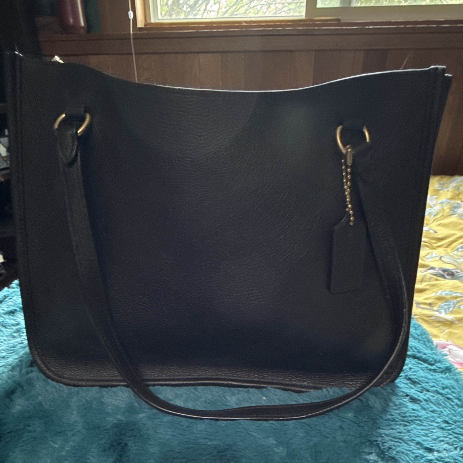 Coach Black Large Tote Shoulder Bag Zip Top Lined Pockets Gold Hang Tag