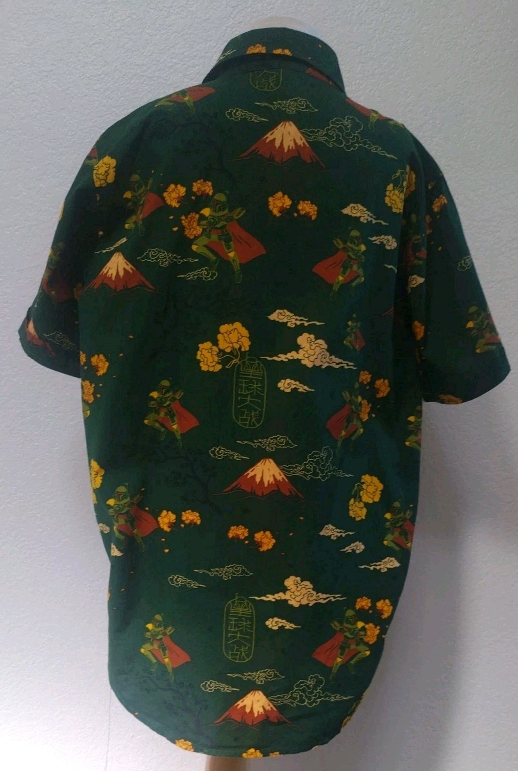 Star Wars Boba Fett Green Hawaiian Camp Shirt Short Sleeve Mount Fuji Mens Sz M
