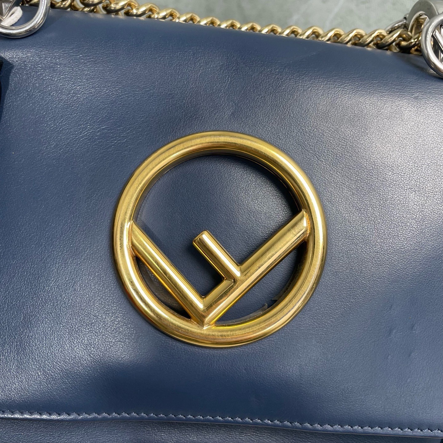Fendi Pre-Owned Authentic Luxury Handbag 19*9*15 Free Tracked Shipping