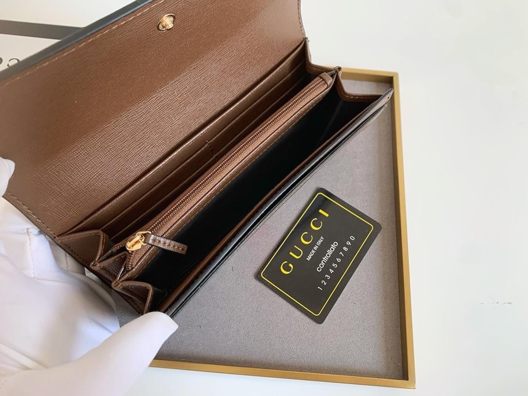 Gucci woman Wallet brown monogram gold logo envelope