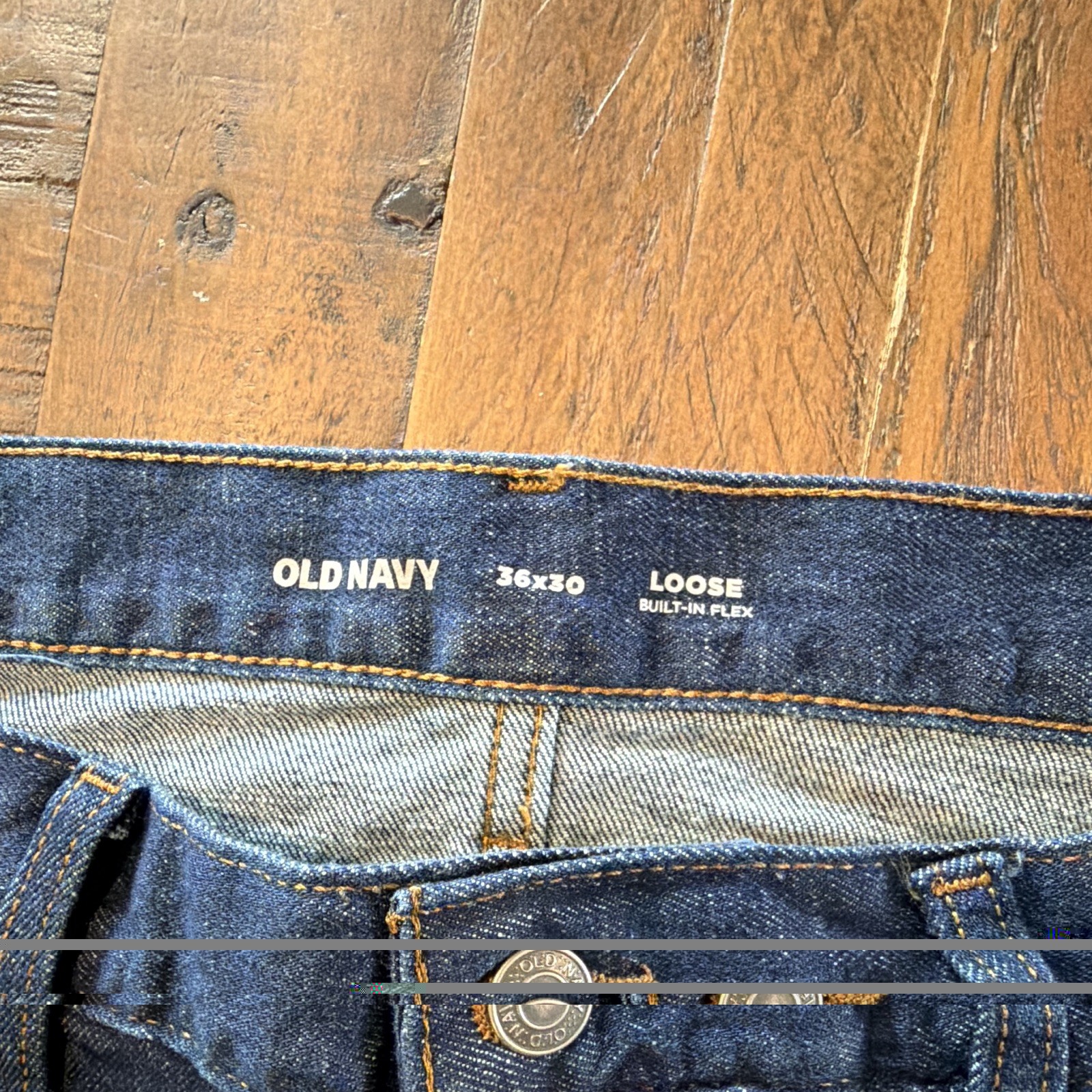Old Navy Men’s Built-In Flex Loose Fit Straight Dark Wash Blue Denim Jeans