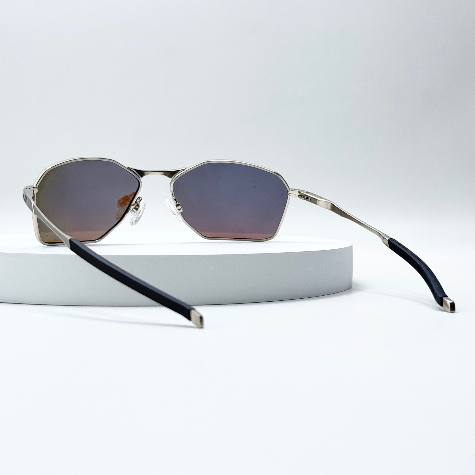 Oakley Savitar OO6047 Titanium Sunglasses Silver Prizm Sapphire Polarized