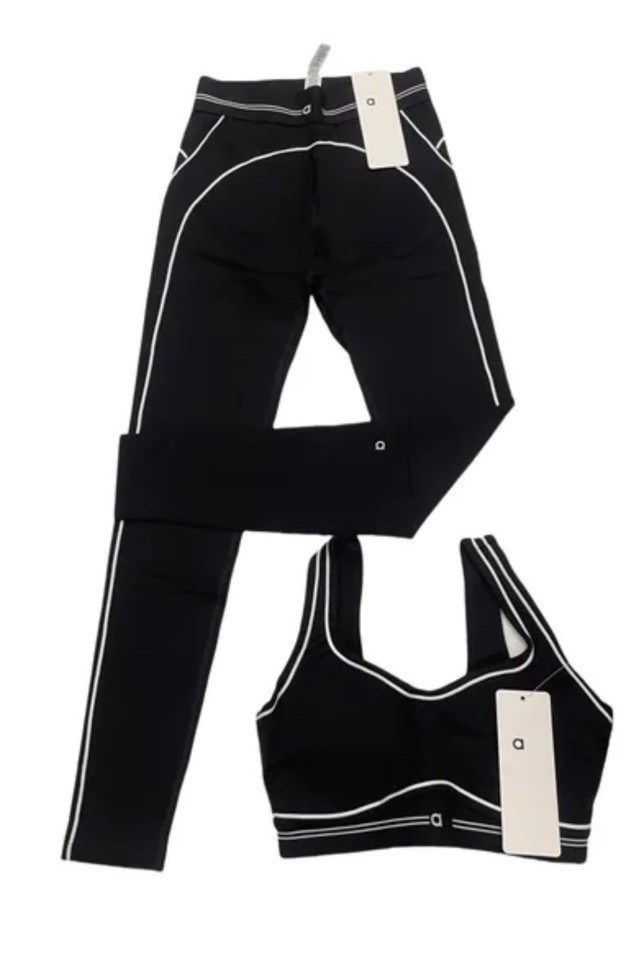 Sports Bra & Leggings 2-Piece Set Women’s Size Black/White (see Description