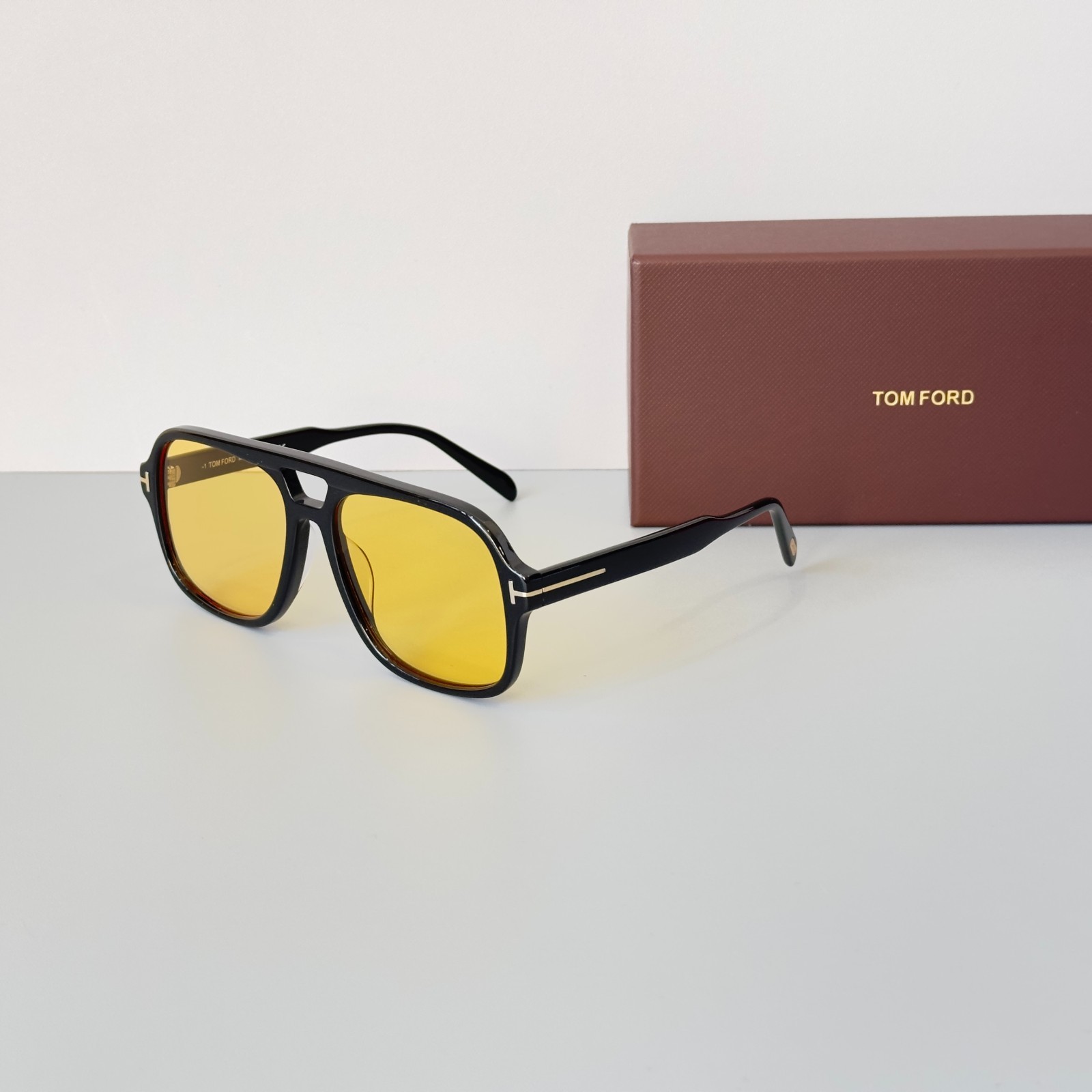 Tom Ford Falconer Sunglasses TF884 Black/Yellow 60-18-140mm With Case