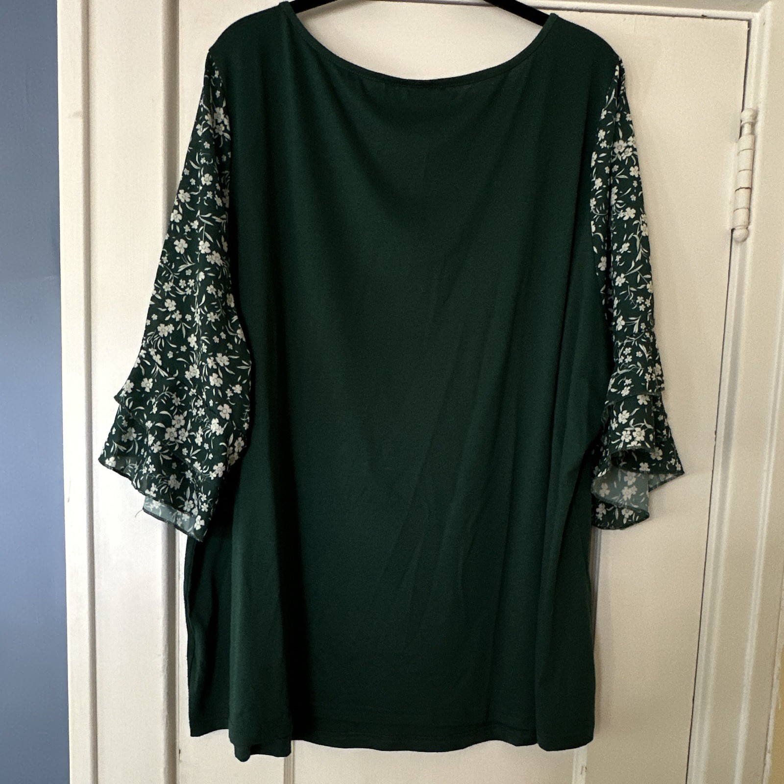 BLOOMCHIC Green Plus Size 26 Knit Top Boat Neck 3/4 Flare Sleeve