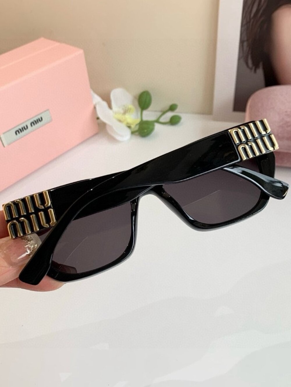 ✅NWT Authentic MIU MIU Sunglasses Comes with dust bag and box