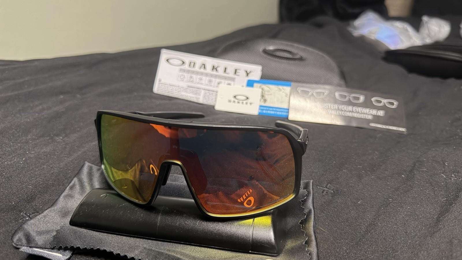 Oakley OO9406940608 Sutro Sunglasses – Black