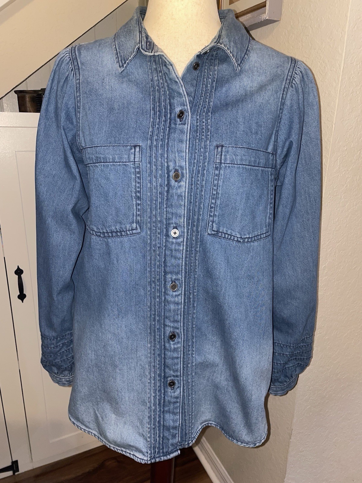 American Eagle Outfitters Blue Denim Label Shirt Size M