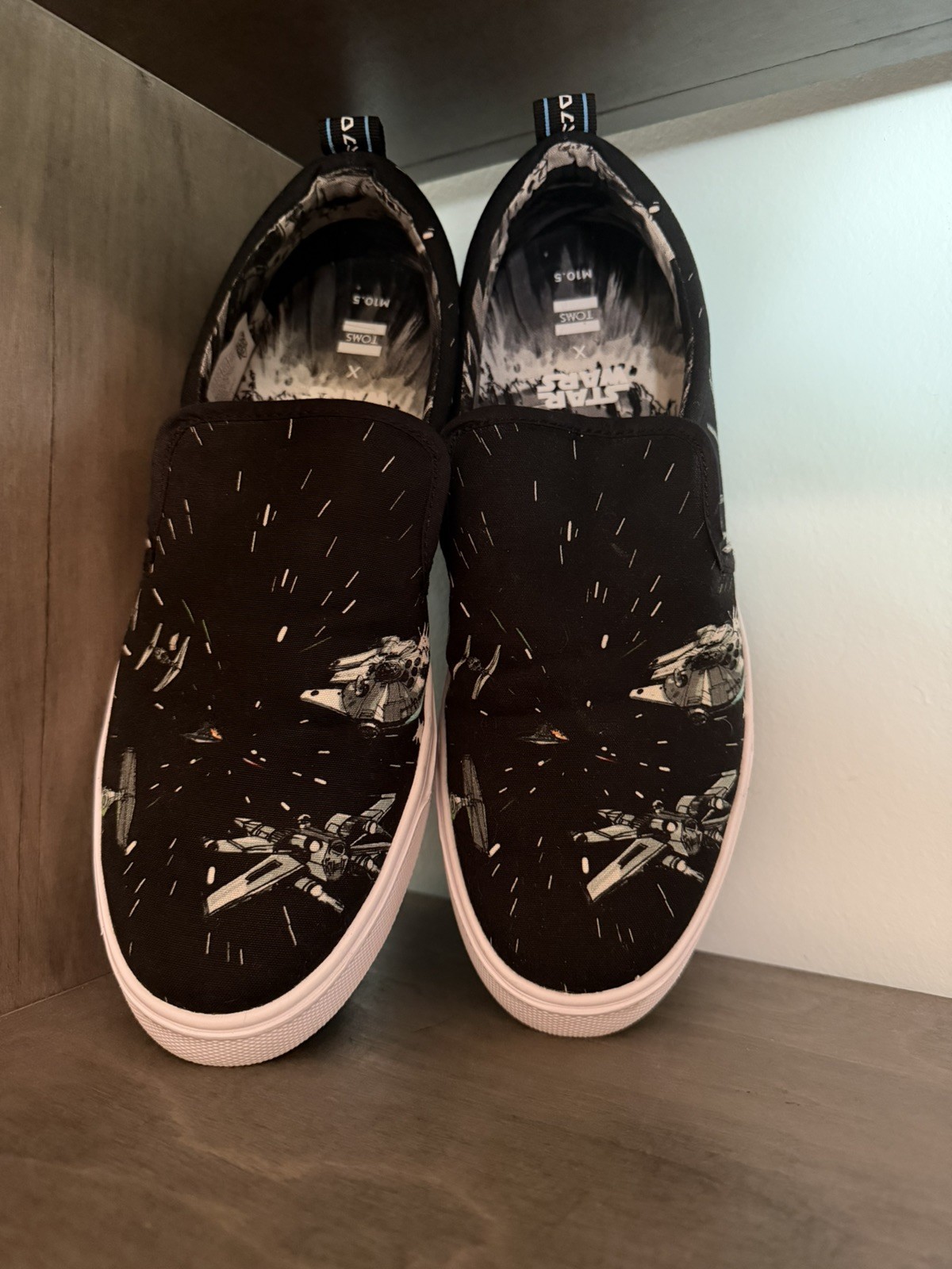 Toms Women’s Star Wars Slip-On Sneakers Size 8 Excellent Condition