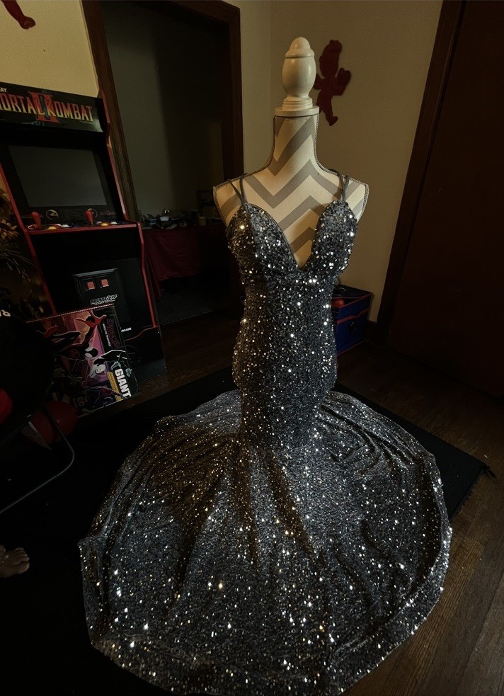 Women’s Silver Sequin V-Neck Mermaid Gown Long Formal Dress Straps