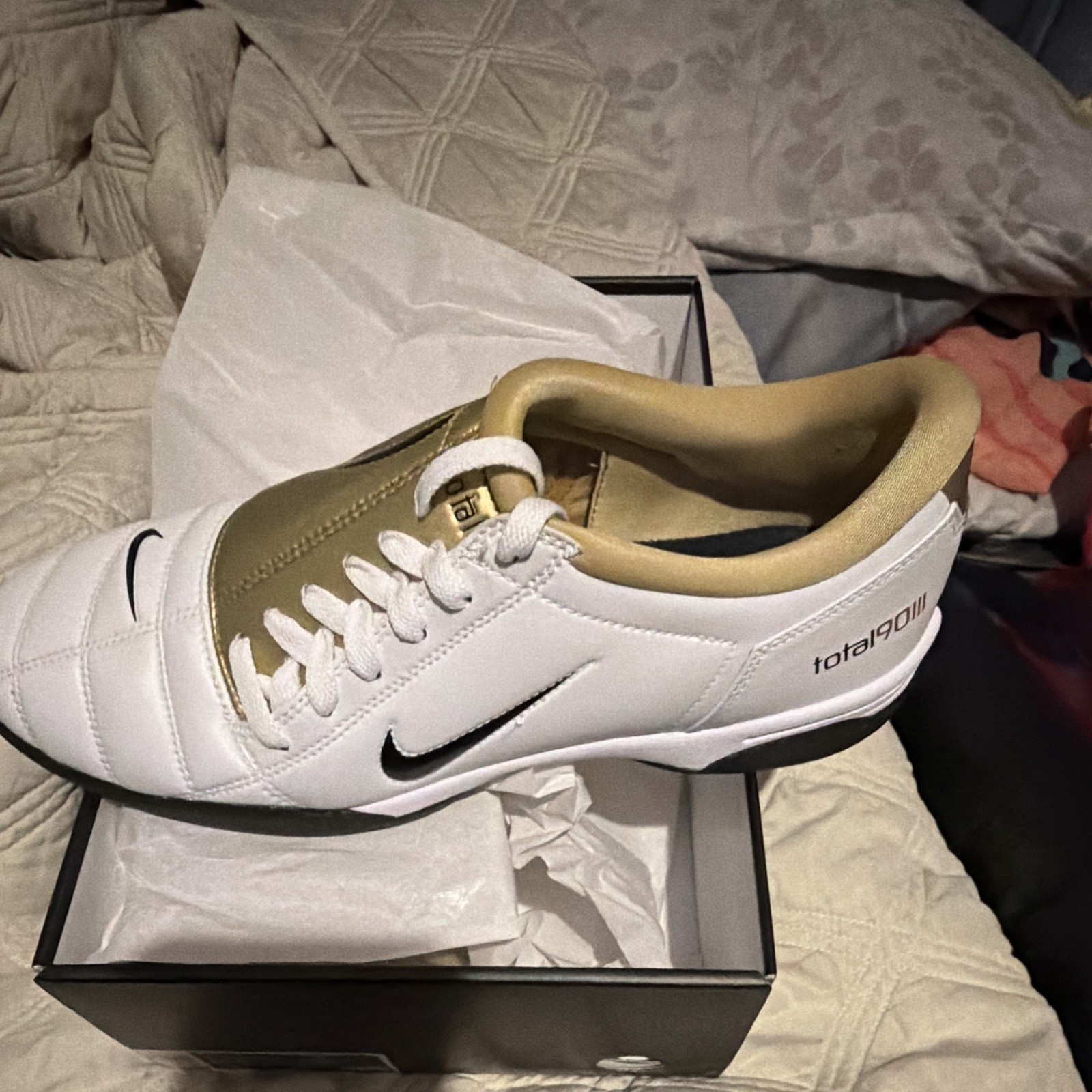 Nike Total 90 III Low Top Soccer Sneaker Lace-Up White/Gold/Black Colorblock