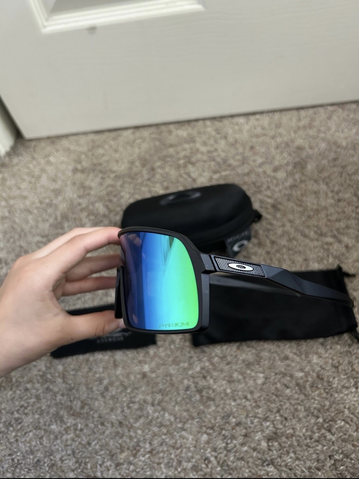 Oakley OO9463 Sutro Lite Men’s Sunglasses – Black
