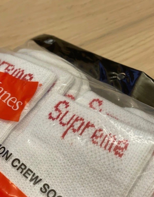 Supreme x Hanes Crew Socks White 4-Pack Size 6-12 New w/ Tags Cotton