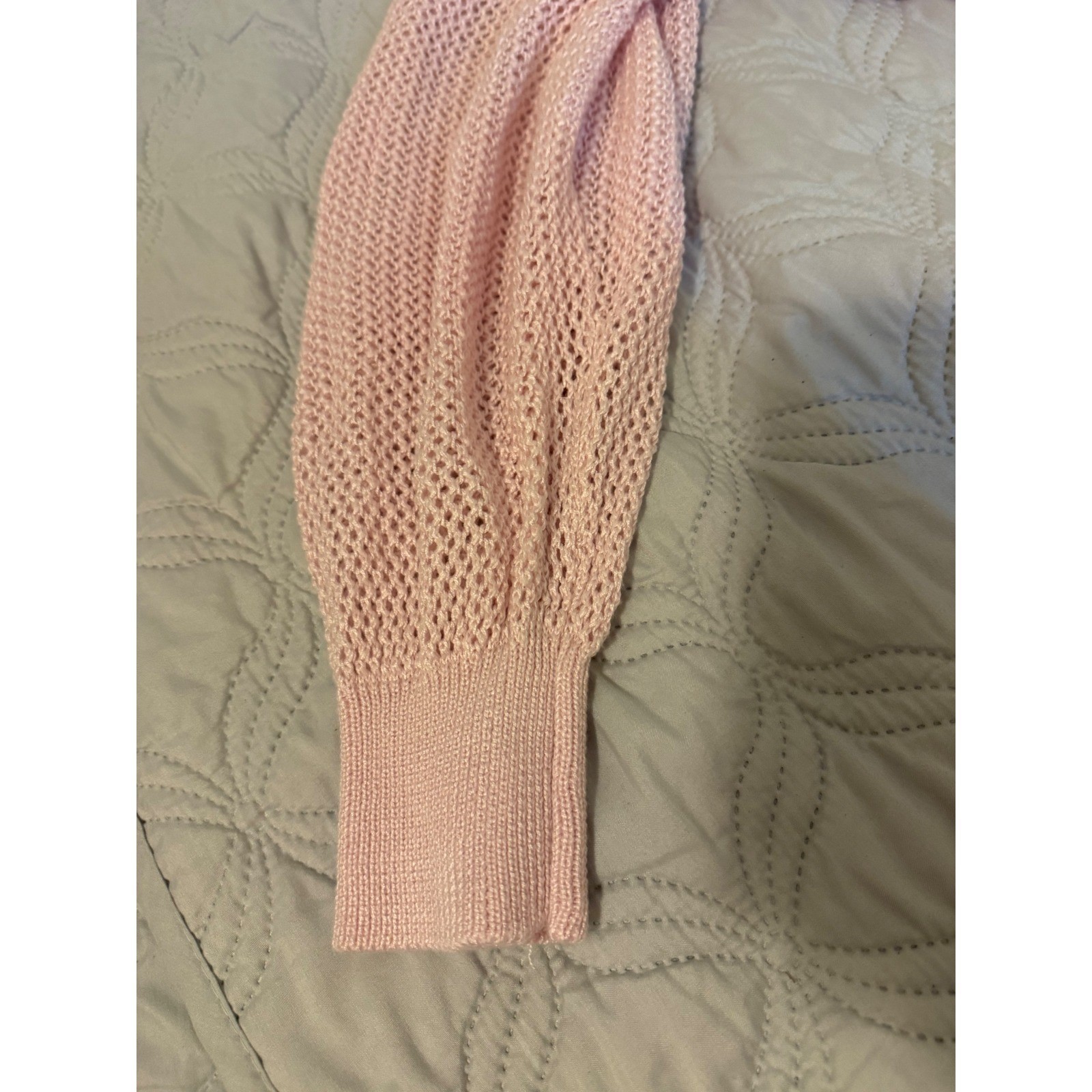 Francesca’s Blush Pink Open Knit Cropped Bolero Shrug Sweater Size Medium